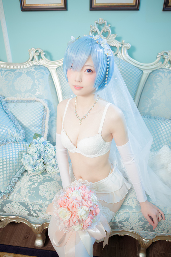 Cosplay Rem trong Re:Zero càng nhìn càng thấy kích thích